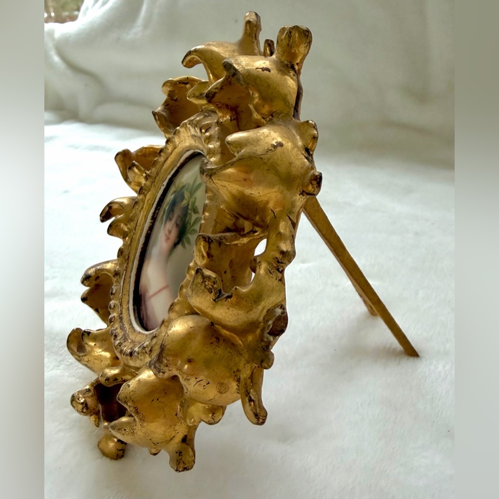 Porcelain Hand-painted Daphne Miniature Plaque Gilded Frame Signed Damaged Frame - Picture 8 of 16